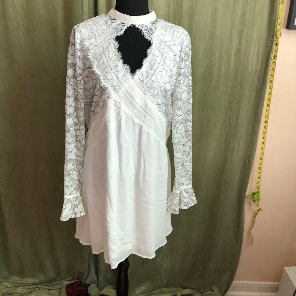 ✨✨Tassels N Lace Floral Lace Cutout Tunic Dress ✨